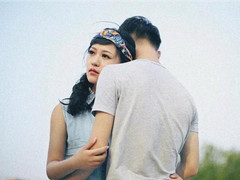 Nếu phát hiện người đàn ông có biểu hiện dưới đây, bạn nên xem xét đến việc buông bỏ