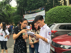 Đề thi Hóa vào lớp 10 Chuyên Khoa học tự nhiên Hà Nội làm khó thí sinh