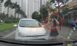 Clip: Nữ tài xế đi ngược chiều quyết đối đầu xe đúng luật và cái kết đắng