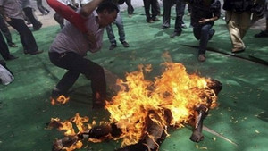 Lâm cảnh nợ nần, người đàn ông đóng cửa tự thiêu trong nhà