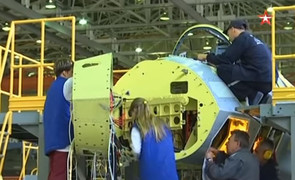 Video cho thấy Nga sắp xuất xưởng hàng loạt tiêm kích tàng hình Su-57