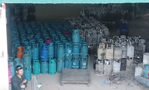 Công ty nghi 'cắt tai mài vỏ' bình ga khóa cửa chống đối khi lực lượng chức năng kiểm tra
