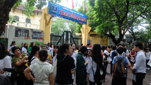 'Cuộc đua' vào lớp 10 tại Hà Nội: Nỗi lo trước giờ G mang tên Lịch sử
