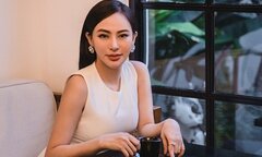 Hoa hậu Thu Hoàng đẹp dịu dàng với trang phục đen trắng