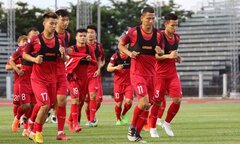 Tuyển Việt Nam tập buổi đầu tiên trên đất Thái Lan