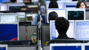 Làm việc kiểu '996' vắt kiệt sức lực người trẻ Trung Quốc