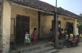 Trường cũ rệu rã chờ sập, Quảng Ngãi bố trí nơi học mới an toàn cho trẻ