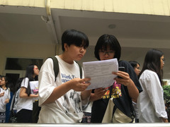 Xót xa khi thấy con chịu áp lực đến đổ bệnh, nhiều phụ huynh đề nghị bỏ kỳ thi vào lớp 10