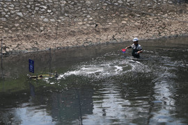 Bất ngờ với độ dày bùn sông Tô Lịch sau khi dùng 'công nghệ thần kỳ' Nhật Bản