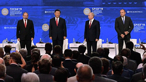 Ông Putin bênh Huawei, đề cập cuộc chiến tranh công nghệ đầu tiên của kỷ nguyên số