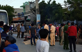 Truy tìm xe ben tông chết người sau va chạm giữa 2 xe máy ở Ninh Thuận