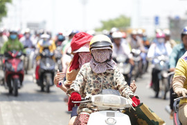 Cả nước nắng nóng trên diện rộng, chỉ số UV nguy cơ gây hại cao