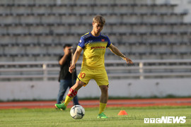 Công Phượng nói gì sau khi sút hỏng penalty trong trận chung kết King's Cup?