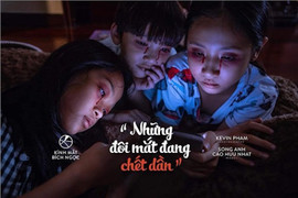 'Những đôi mắt đang chết dần' - lời cảnh tỉnh cho cha mẹ về cách dạy con bằng đồ công nghệ