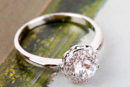 Nuốt cả chiếc nhẫn vào bụng, bé 13 tháng tuổi ở Nghệ An bị xung huyết dạ dày