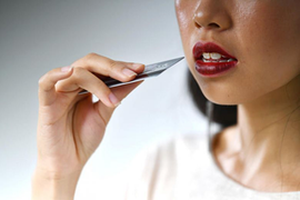 Lượng nhựa con người ăn vào mỗi tuần đủ để ép một thẻ ngân hàng