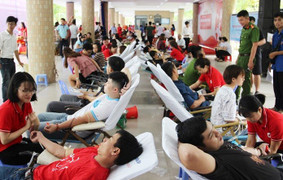 1.500 người Đà Nẵng tham gia ngày hội hiến máu 'Trái tim sông Hàn'