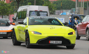 Car Passion 2019: Đại gia 'cất' 2 siêu xe, cầm lái Huracan LP610-4
