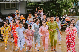 Học sinh Kiên Giang mặc đồ ngủ chụp ảnh kỷ yếu gây sốt mạng