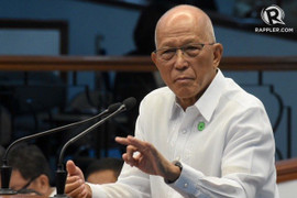 Tổng thống Duterte nói vụ đâm tàu cá 'chỉ là tai nạn nhỏ': Bộ trưởng Quốc phòng Lorenzana quay ngoắt thái độ