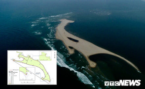 Cồn cát khổng lồ nổi lên giữa biển Cửa Đại hình thành từ đâu?