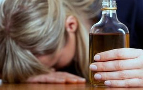 Video: Tại sao bạn bị say khi uống rượu?