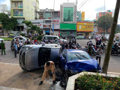 Xe hơi gây tai nạn liên hoàn ở Gia Lai, 6 người trọng thương