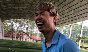 Công Phượng cười hết cỡ, tập thể dục nhịp điệu trước ngày đi Pháp