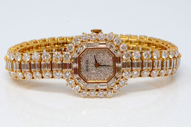 Đại gia ngoại chi hơn 7 tỷ đồng mua đồng hồ hoàng gia Việt xưa