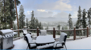 Tuyết rơi dày nửa mét trong những ngày đầu hè ở Mỹ