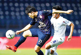 Xuân Trường bị 'bỏ rơi' ở Buriram United: Mất chỗ đứng do yếu thể lực