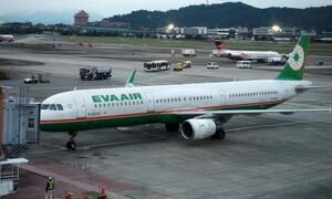 'Soi' hồ sơ hãng bay Eva Air phải hủy chuyến vì tiếp viên đình công