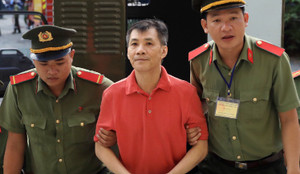 Người đàn ông quốc tịch Mỹ mua vũ khí, hoạt động nhằm lật đổ chính quyền lĩnh 12 năm tù