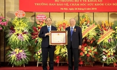Thủ tướng trao Huân chương Độc lập hạng Nhất cho ông Nguyễn Quốc Triệu