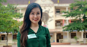 Ảnh: Nữ giám thị xinh đẹp 'gây thương nhớ' tại điểm thi THPT Quốc gia ở Nghệ An