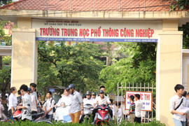 Ngày thi đầu tiên tại Hoà Bình: 77 thí sinh vắng mặt, 1 thí sinh bị đình chỉ
