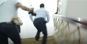 Video: Nguyễn Hữu Linh chạy thẳng vào nhà vệ sinh trốn ống kính phóng viên