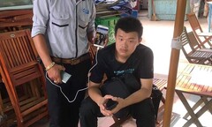 Đưa nam thanh niên Trung Quốc giả câm điếc bán hàng dạo ở Đà Nẵng về nước