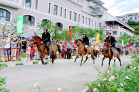 Những khoảnh khắc ấn tượng từ giải đua 'Vó ngựa trên mây'