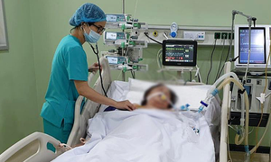 Video: 2 người Hà Nội thiệt mạng do sốc nhiệt