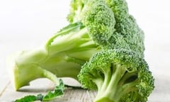 Tỏi, ớt, súp lơ xanh và những thực phẩm giúp chống lại ung thư vú hiệu quả
