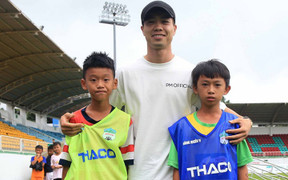 Chờ đi châu Âu, Công Phượng tham gia tuyển sinh tài năng mới cho lò HAGL