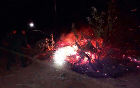 Liên tiếp cháy rừng ở Bình Định, người dân gồng mình dập lửa trong đêm