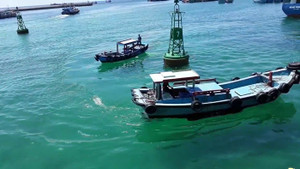 Chìm tàu chở hơn 50 ngàn lít dầu ở cảng Phú Quý