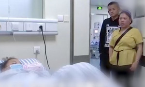 Vợ chồng mắc ung thư rút thăm xem ai sống tiếp để chăm con gây xót xa