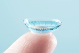 Tác dụng phụ nguy hiểm của kính áp tròng