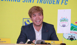 Bầu Đức bênh Công Phượng: Cầu thủ ra nước ngoài thi đấu, sao lại chỉ trích?