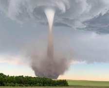 Lốc xoáy kỳ lạ như bom nguyên tử khiến người xem dựng tóc gáy