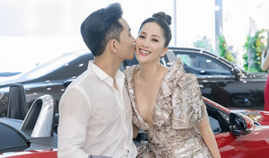 Khánh Thi - Phan Hiển tình tứ như lúc mới yêu