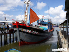 Ngư dân phải treo cờ Tổ quốc khi ra khơi đánh bắt hải sản